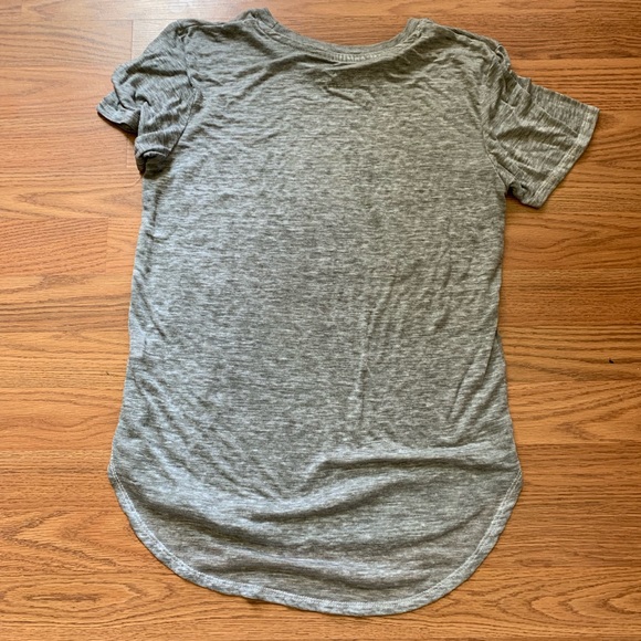 Workout tee or basic tee - Picture 2 of 3